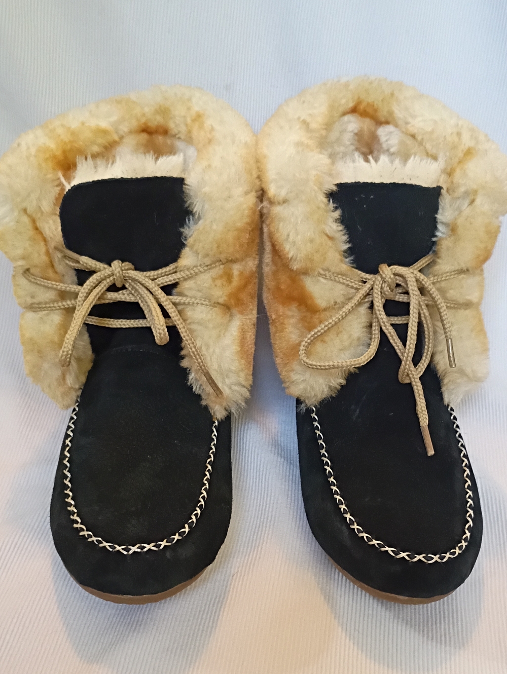 NWT Lamo Moccasin Style Black Suede Boots
